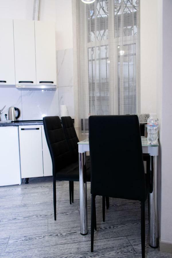 Apartment Barvy Lvova On Kostyushka St Dış mekan fotoğraf