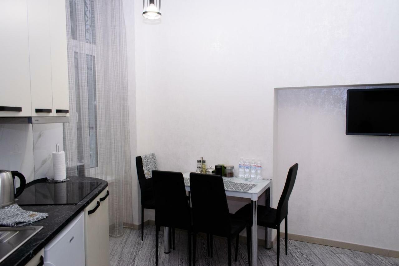 Apartment Barvy Lvova On Kostyushka St Dış mekan fotoğraf